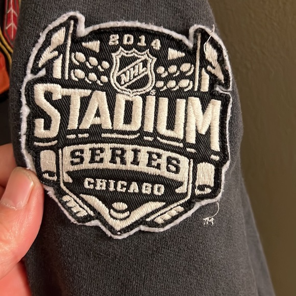 Chicago Blackhawks pull over stadium series - Picture 4 of 4